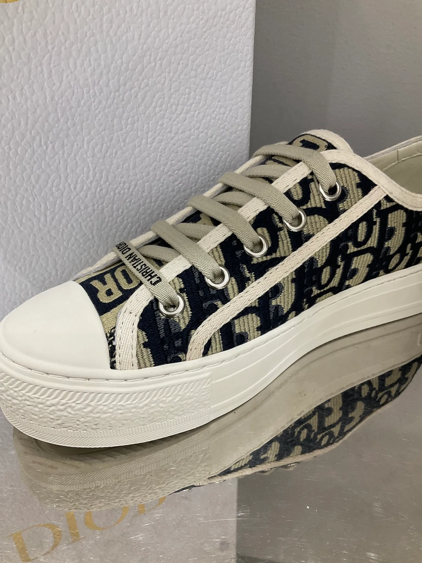 👟👟Ex-factory price 480👟👟 Dior embroidered canvas shoes, full range of colors on sale Size: 35-41